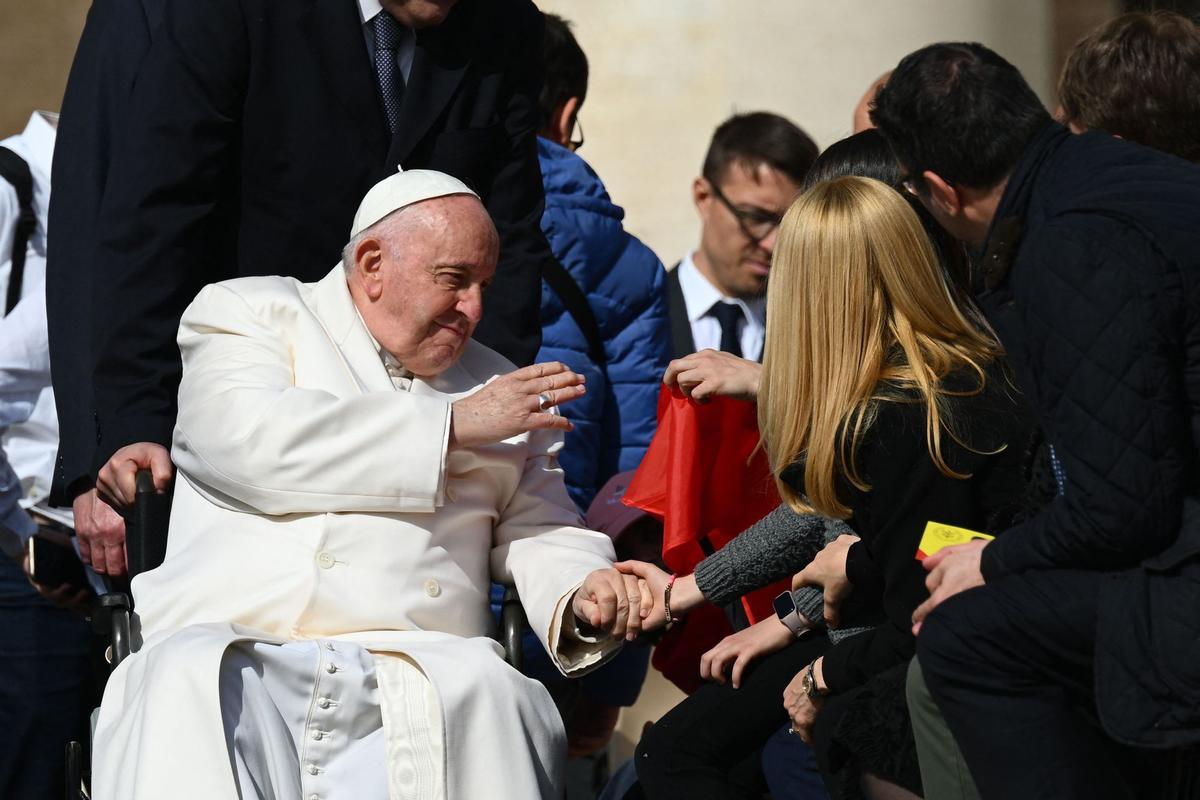 El papa Francisco, hospitalizado por una infección respiratoria. El Pontífice necesitará algunos días para recuperarse.