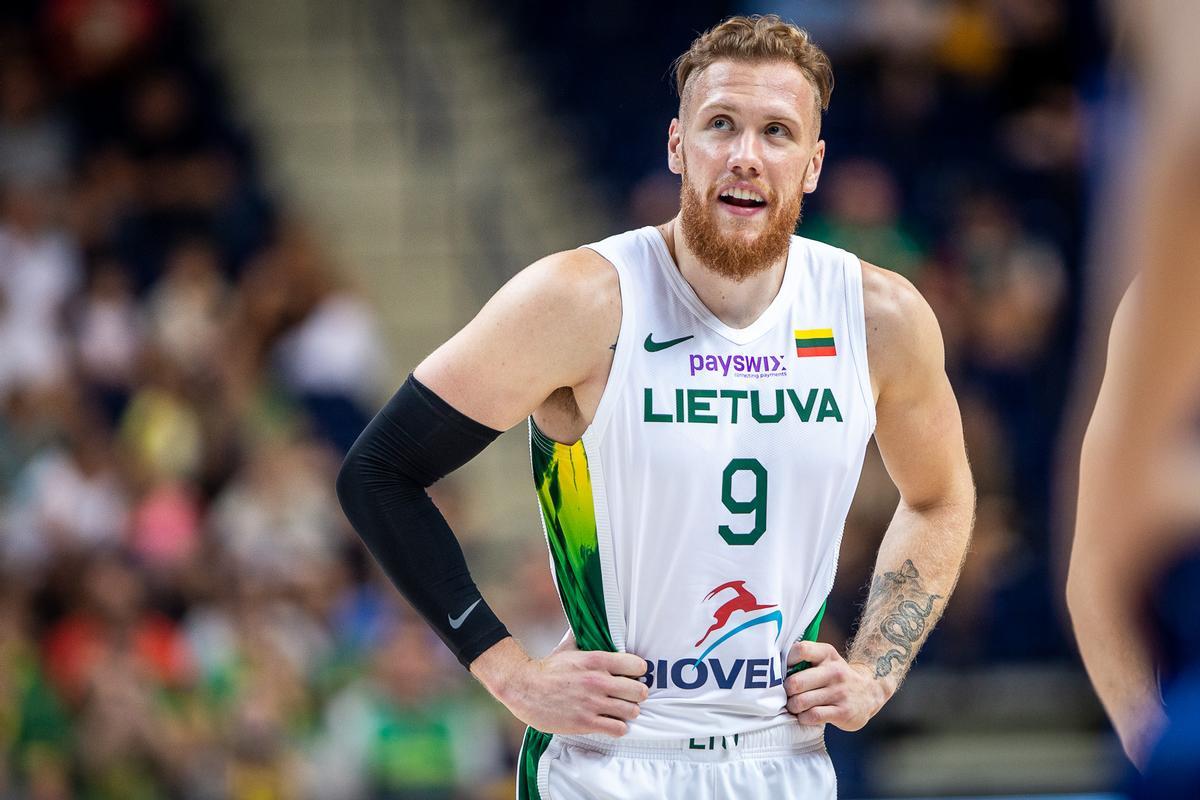 Ignas Brazdeikis, con la camiseta de la selección de Lituania.