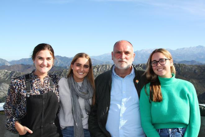 José Andrés y sus hijas