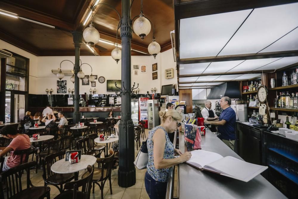 El largo adiós del Bar Cristal