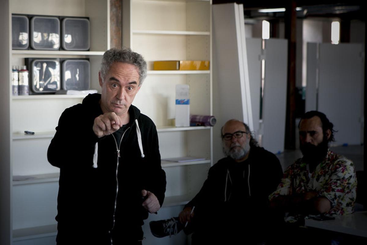 Ferran Adrià presenta la seu de la Bullipèdia Lab, al carrer de Mèxic de Barcelona, el dia 1 d’abril. Ferran Adrià presenta la seu de la Bullipèdia Lab, al carrer de Mèxic de Barcelona, el dia 1 d’abril.