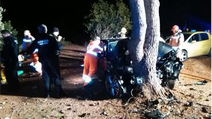 Muere el hombre que se estrelló contra un árbol en el Desert