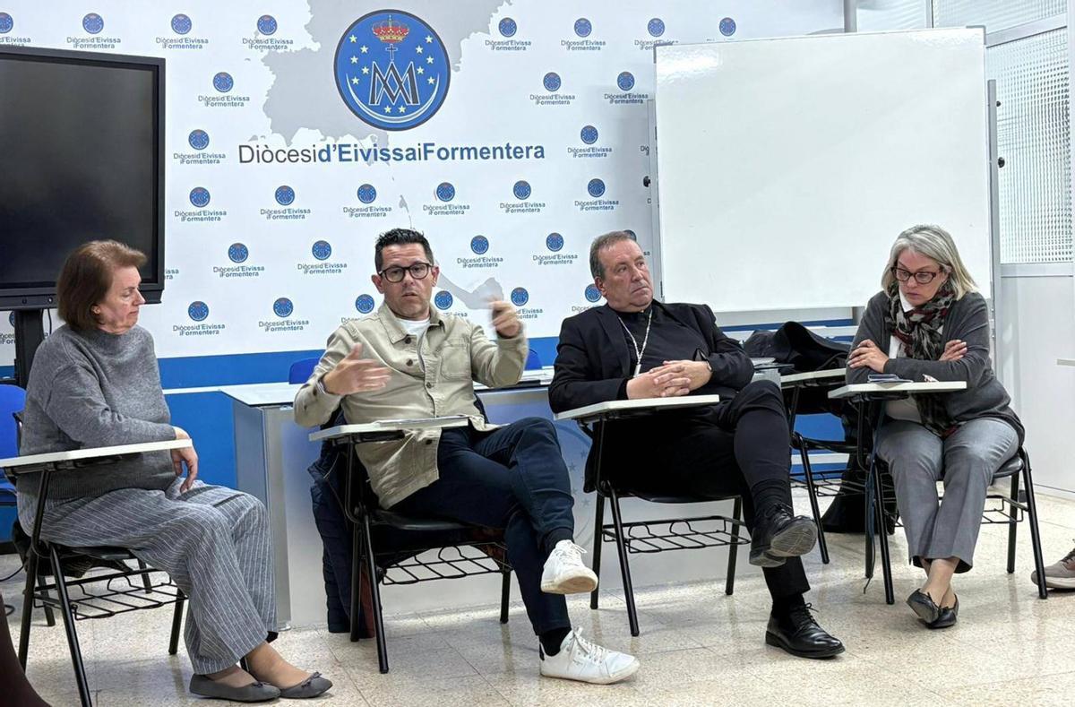 Un momento de la reunión, celebrada en la sede del Obispado de Eivissa, en Vila. | D.I.