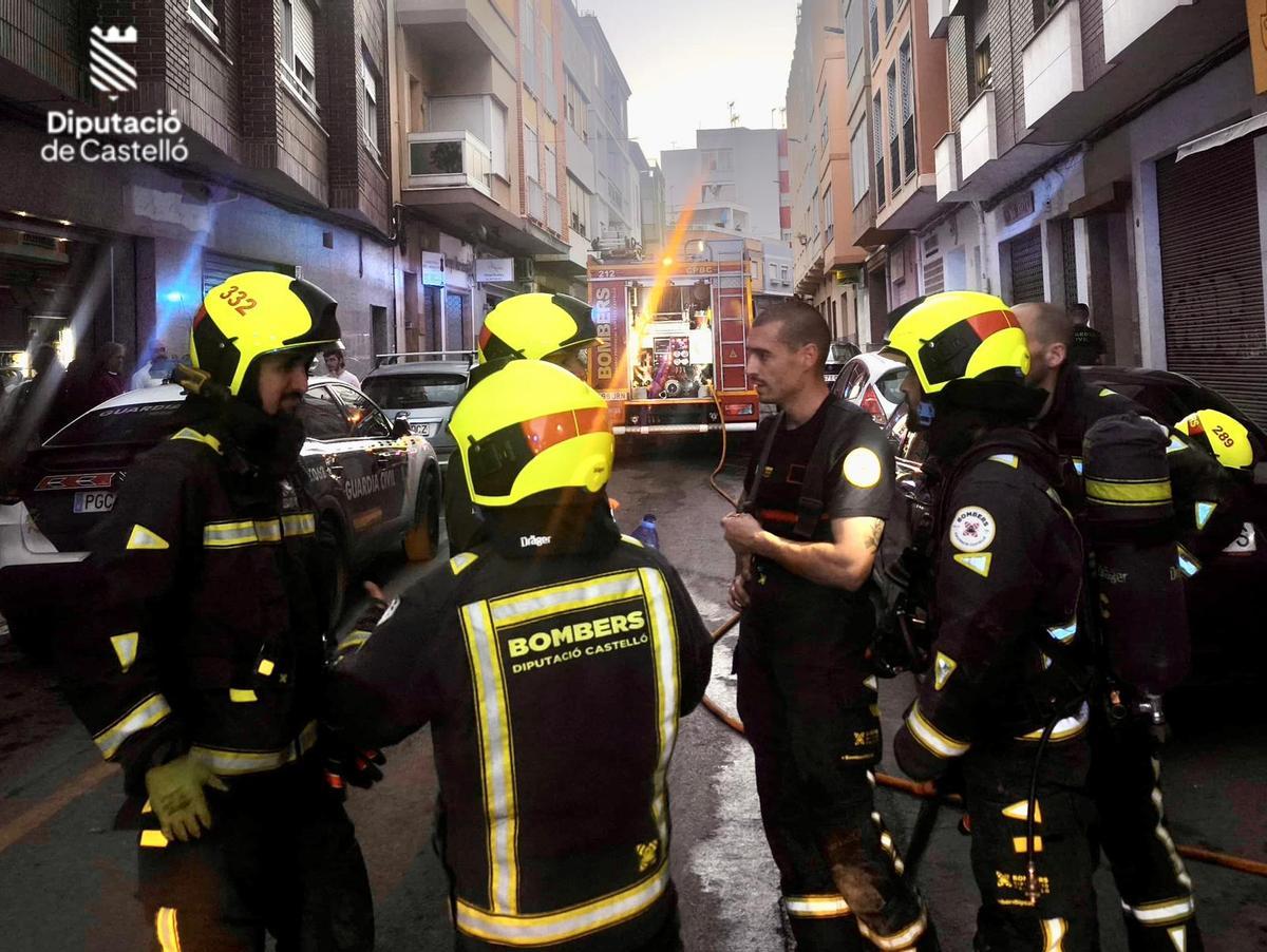 Efectivos del Parque de la Plana Baixa, en el incendio