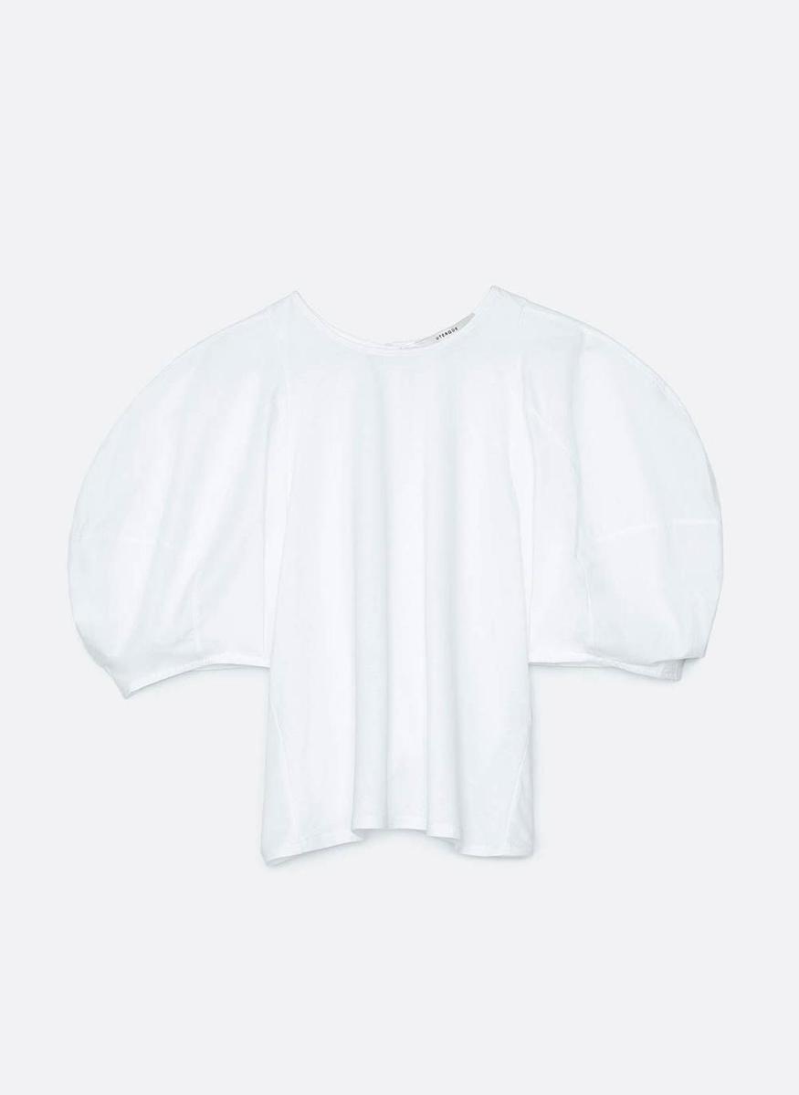 Blusa blanca de Uterqüe. (Precio: 59 euros)