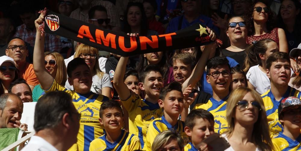 La afición en el derbi femenino de Mestalla