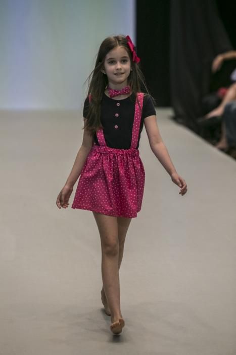 01/04/2017  MODA DISEÑO  desfile infantil y  en el stand de CMC  diseño personalizado de calzado