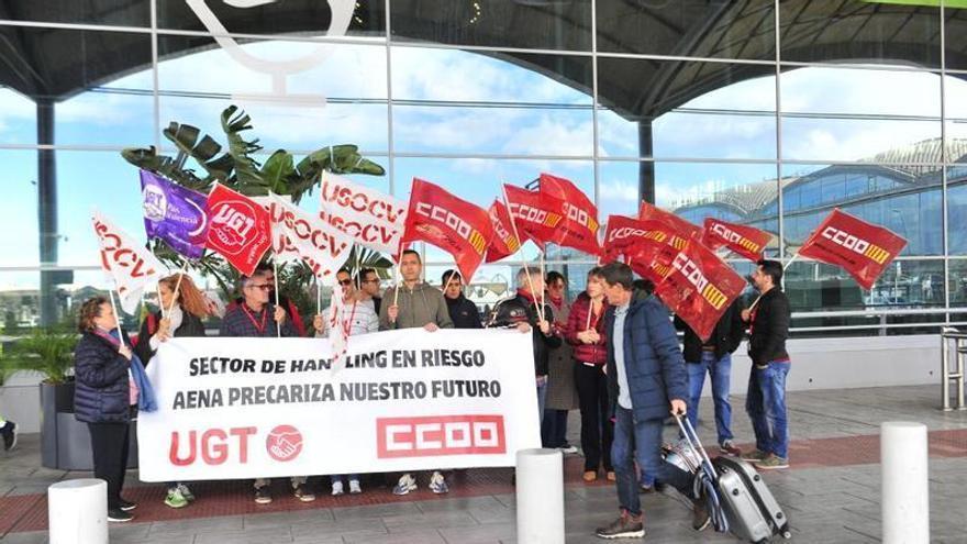 Incidencia mínima de la huelga de Iberia en el aeropuerto Alicante-Elche en la víspera de Reyes