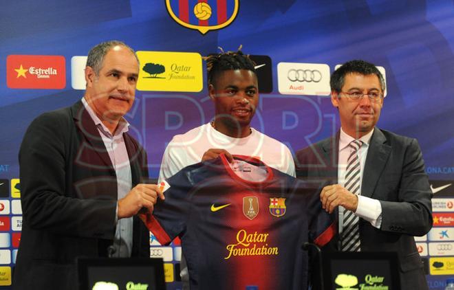 Ficha Alex Song