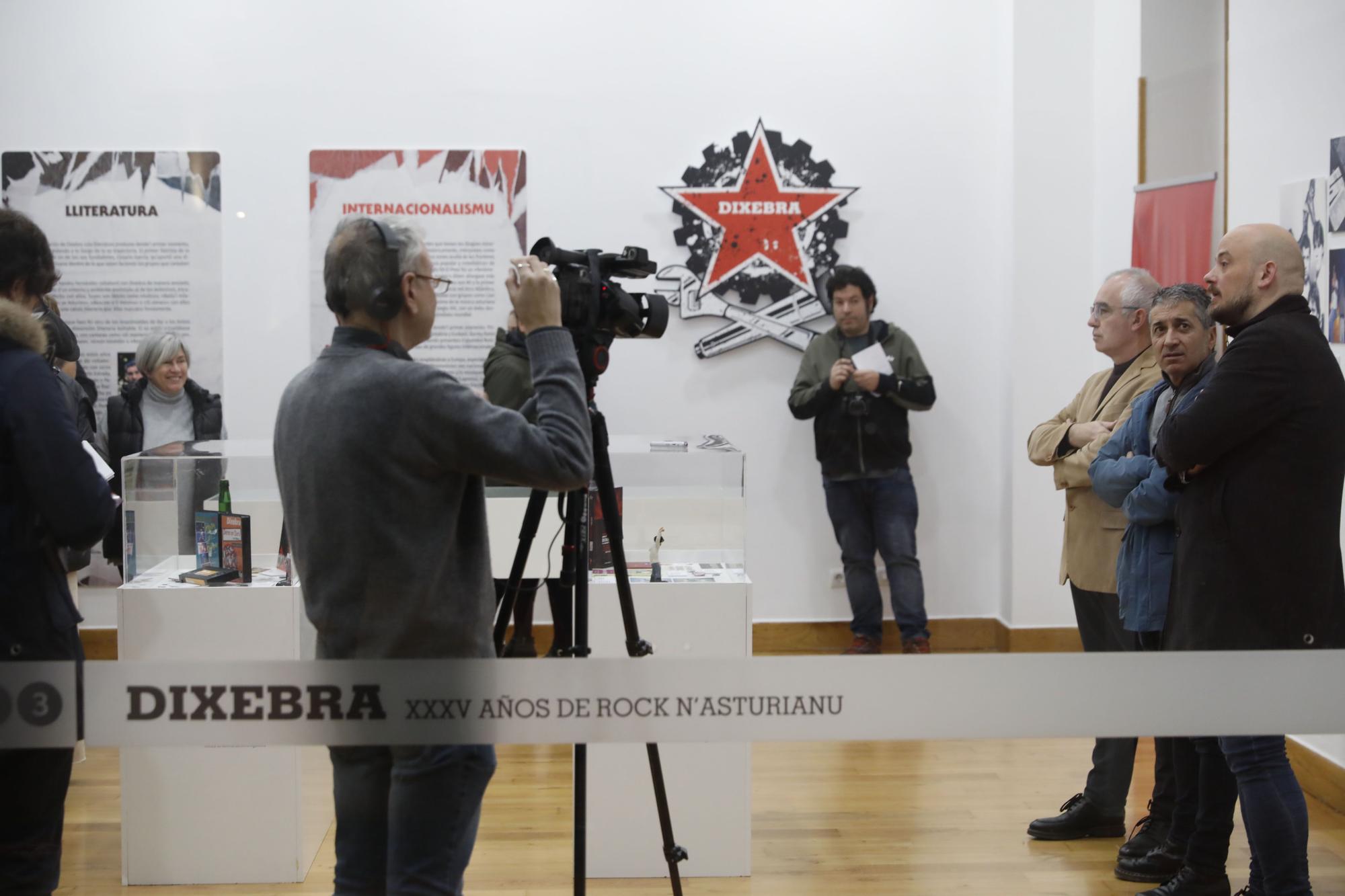 Exposición sobre "Dixebra" en el Antiguo Instituto de Gijón