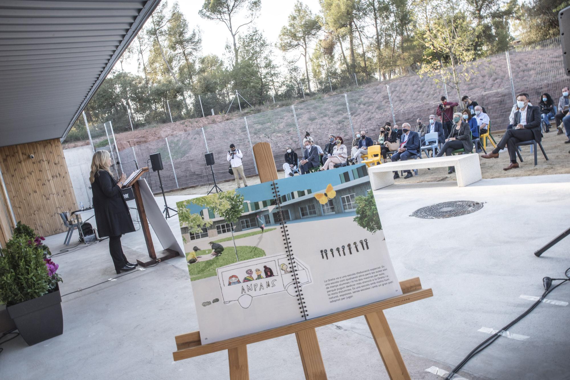 La inauguració del nou centre per a joves amb autisme sever