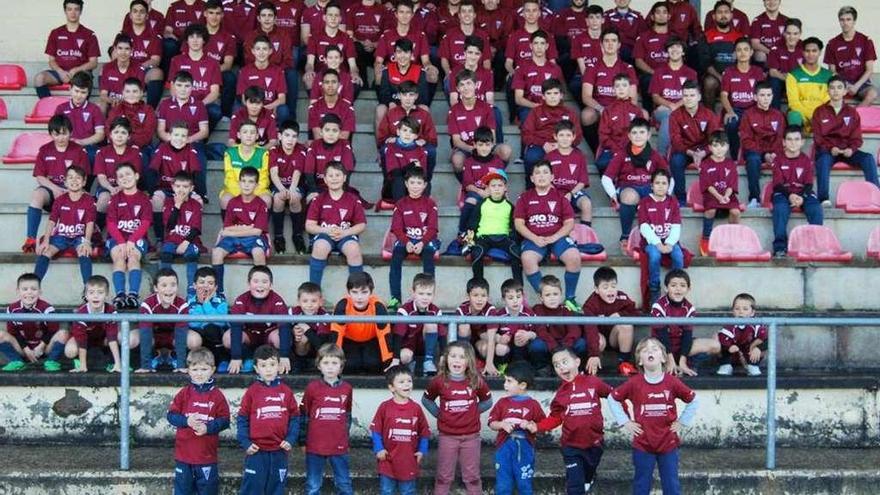 El Cruces contó esta temporada con ocho equipos entre la cantera y los sénior.