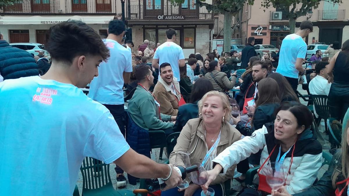 GALERÍA | La cata popular de la Fiesta de la Vendimia de Toro desafía a la lluvia