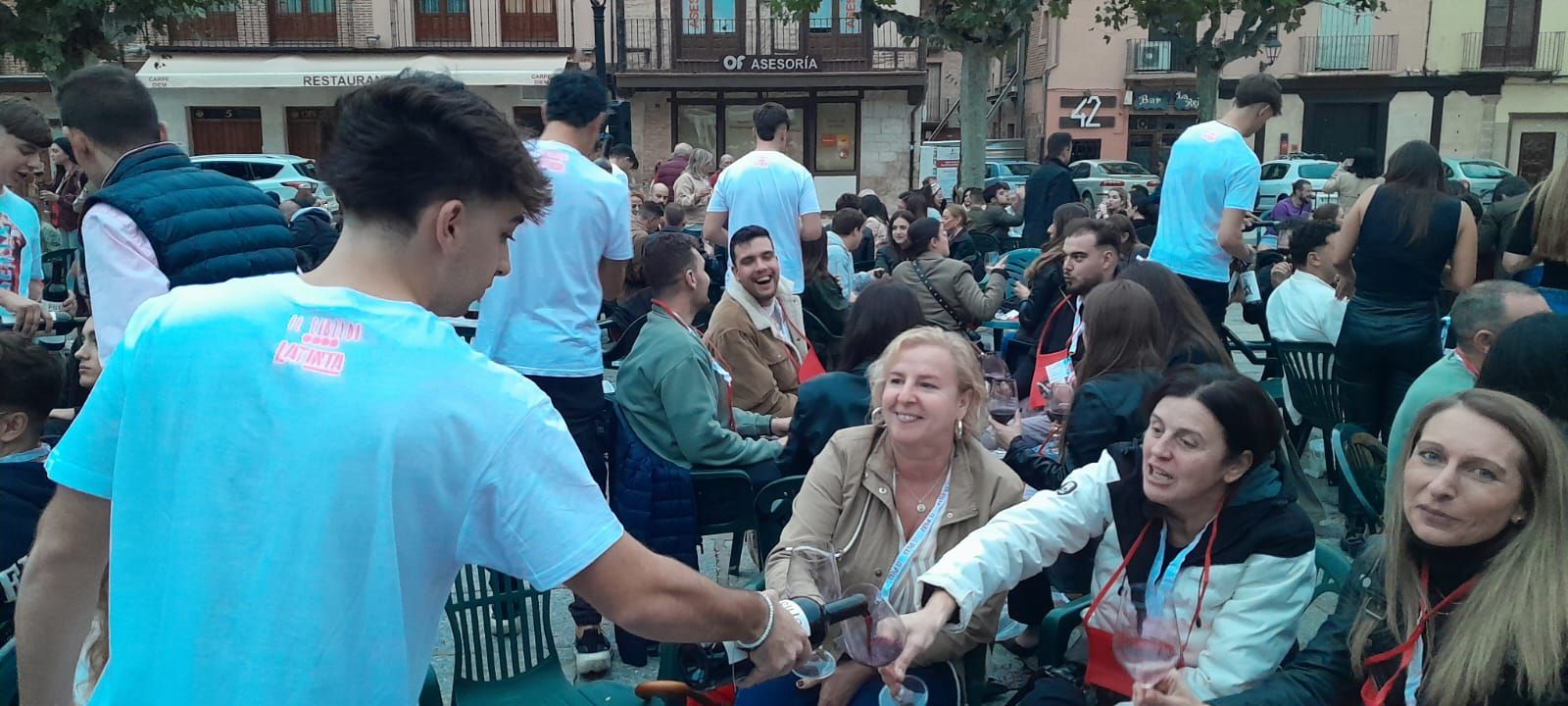 GALERÍA | La cata popular de la Fiesta de la Vendimia de Toro desafía a la lluvia