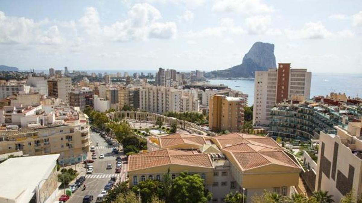 Vista de edificios de viviendas de Calp.