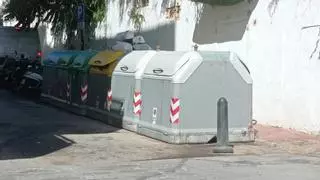 Plan de choque de Herbusa para retirar la basura acumulada durante la huelga en Ibiza