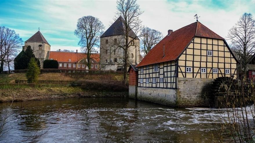 Alemania alarga las restricciones a la ciudad del brote en la cárnica