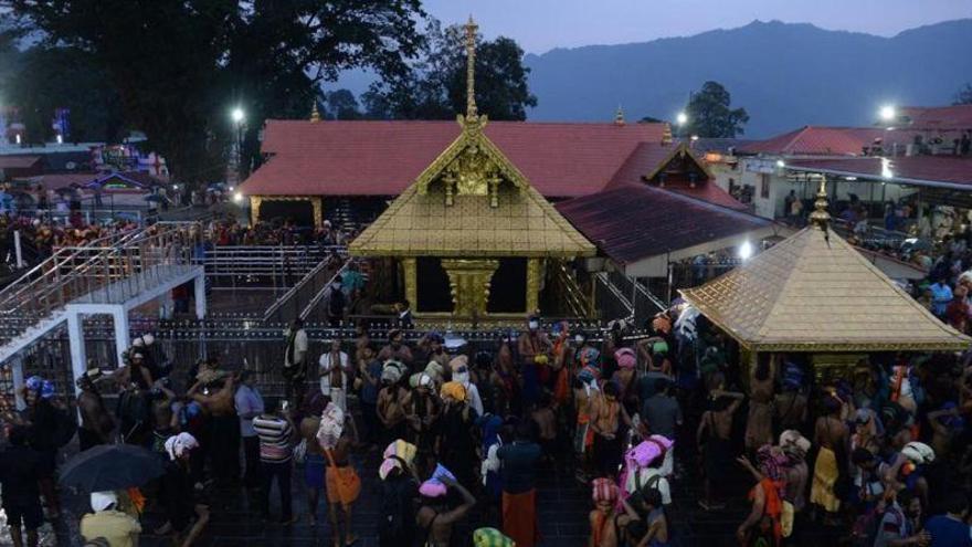 Una tercera mujer entra en el templo indio de Sabarimala, vetado por tradición a las féminas