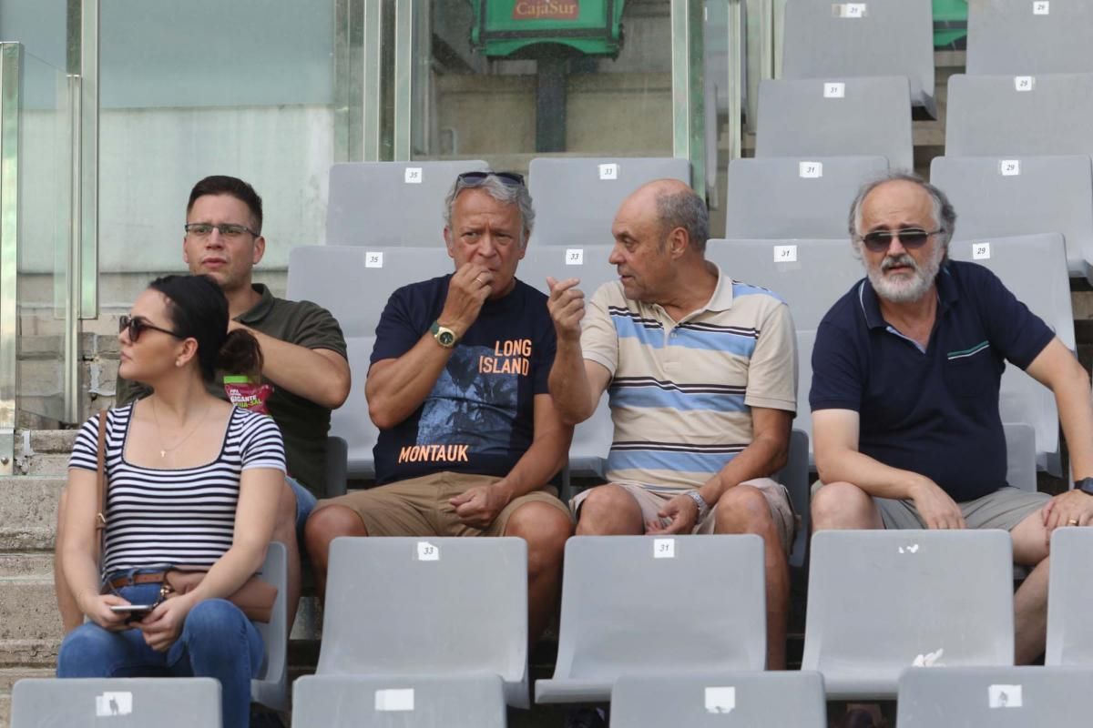 Los aficionados del Córdoba CF en el Arcángel