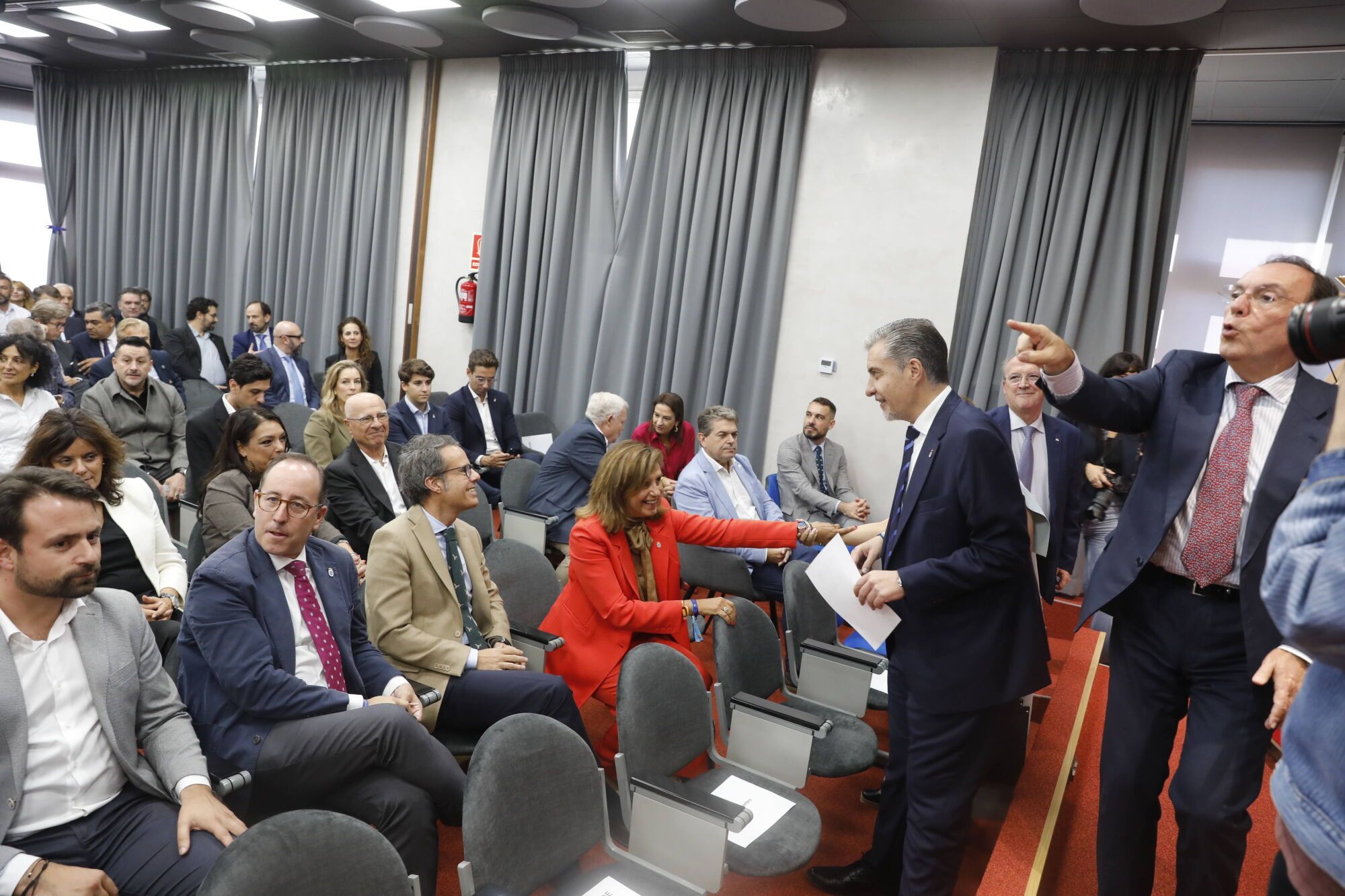EN IMÁGENES: Así fue entrega de la Medalla de Oro de la Cámara de Comercio de Oviedo al Real Oviedo