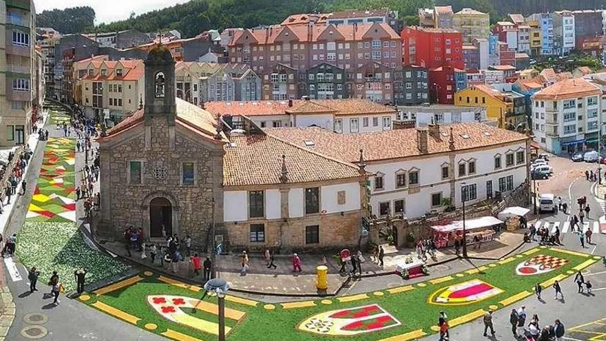 Alfombra de Porta do Convento en A Guarda, ayer. // D.P.