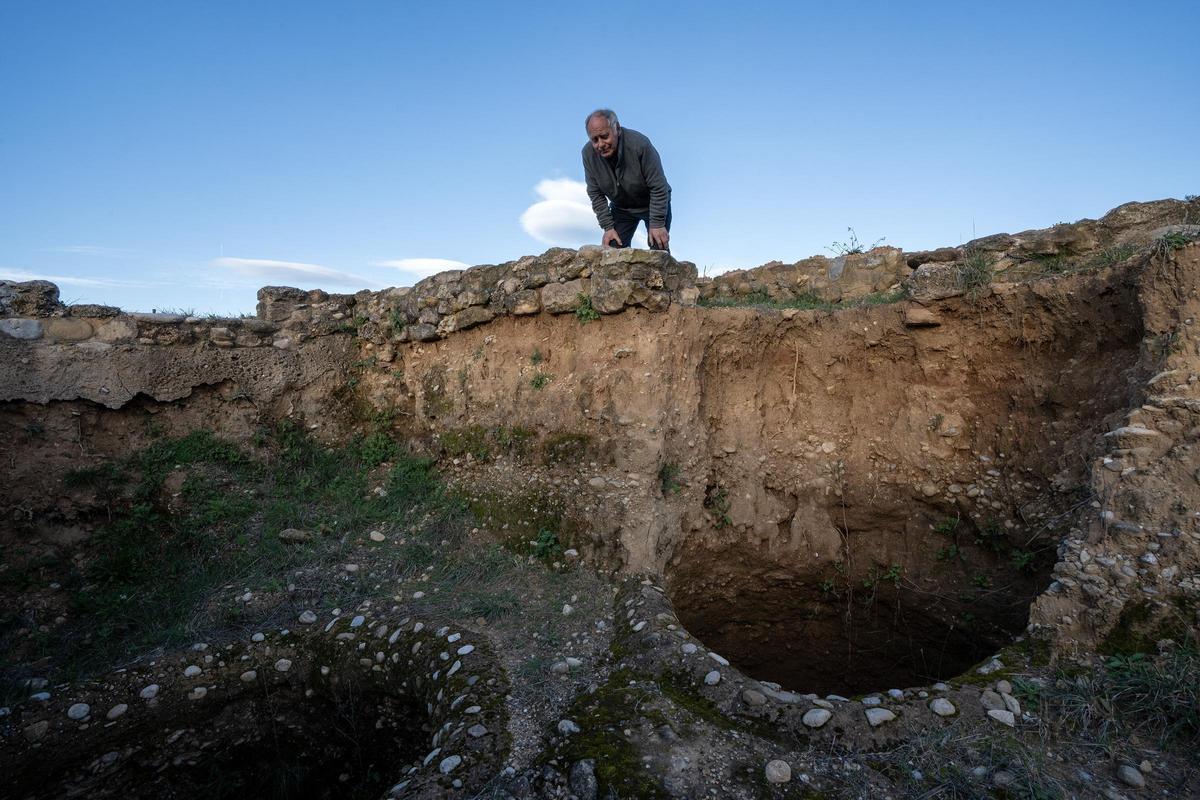El jaciment de Pontós és conegut com "el graner de l’Empordà" per les nombroses sitges que amaga.