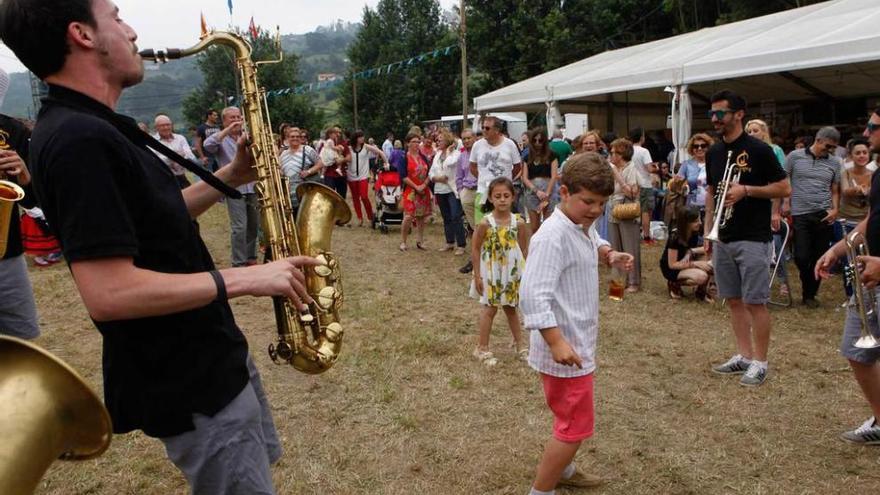 Santa Isabel se suma a la fiesta