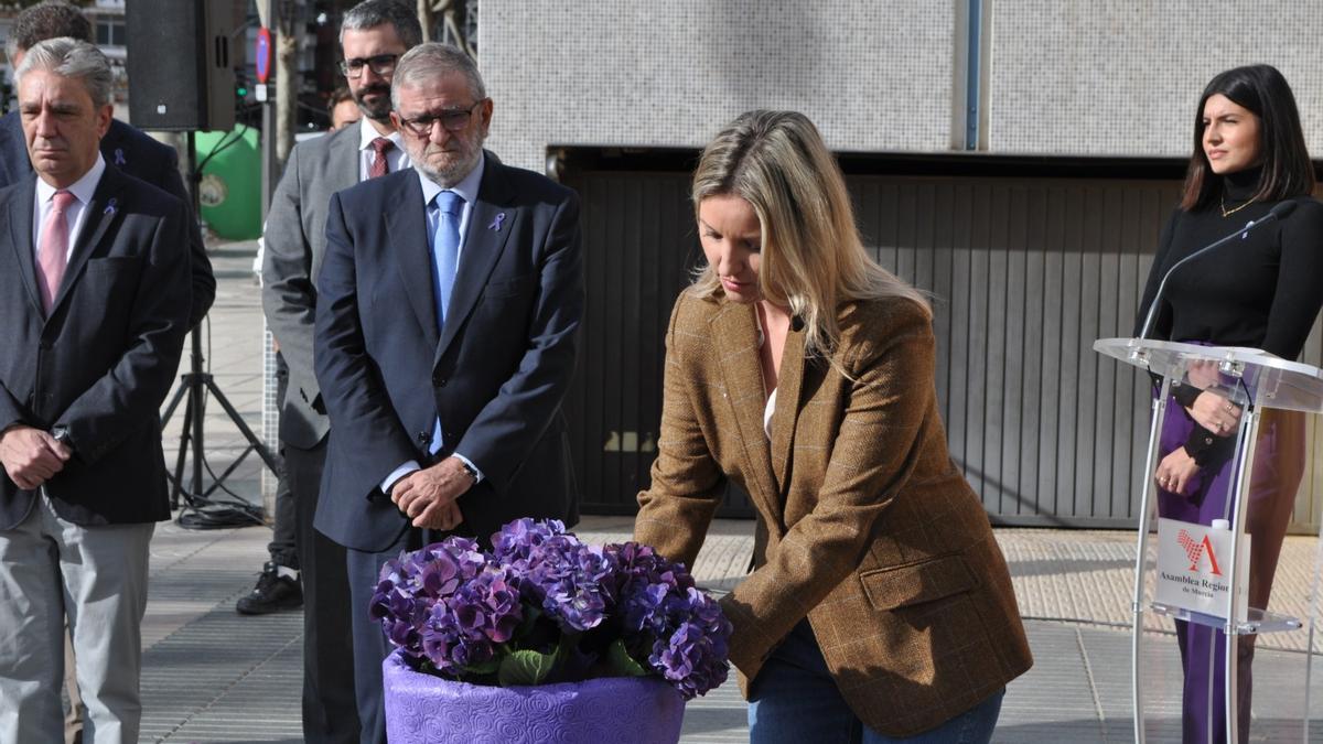 Martínez Vidal exige la dimisión de Isabel Franco por su inacción al frente de la Consejería de Mujer