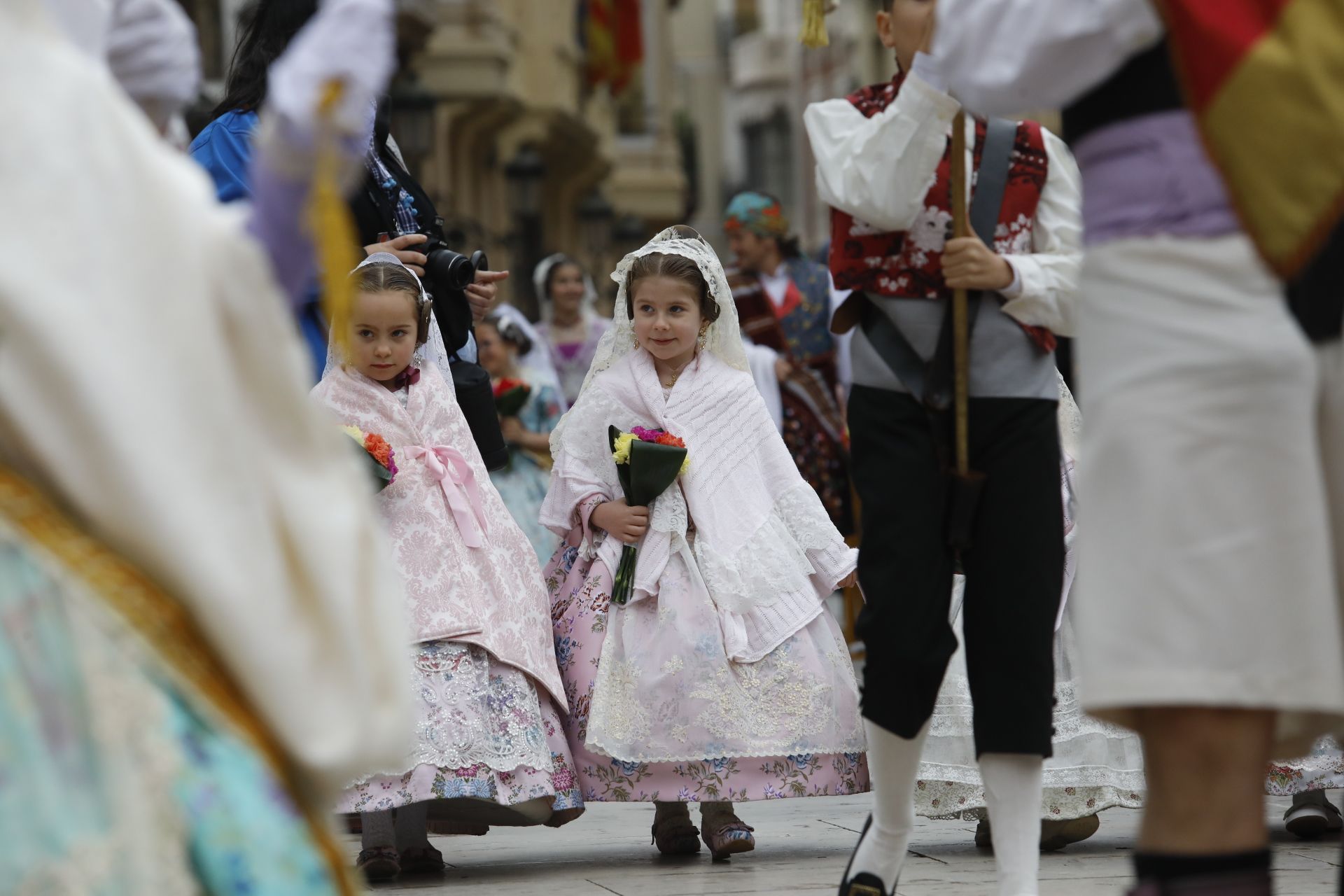 Búscate en el primer día de Ofrenda por la calle Quart (entre las 115.30 y las 17.00 horas)