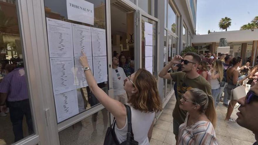 Oposiciones de Educación en Canarias: miles de aspirantes se enfrentan este sábado al examen que marcará su futuro