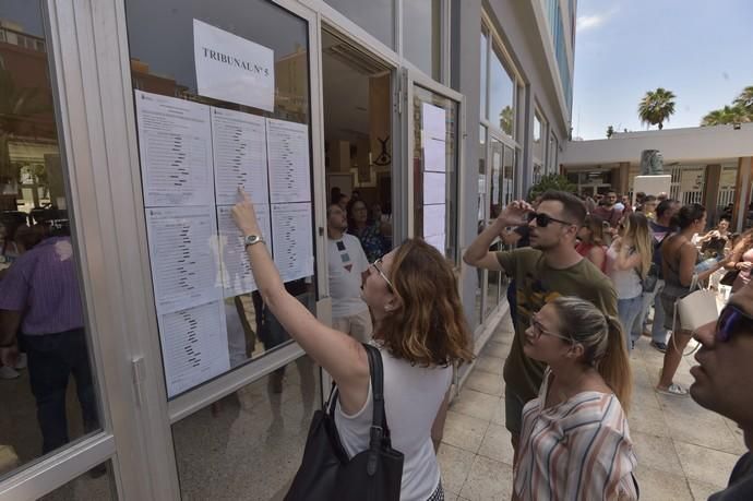 24-06-2019 LAS PALMAS DE GRAN CANARIA. Oposiciones Educación. Pruebas de acceso al cuerpo de maestros en la modalidad de Primaria, en los institutos de la calle Tomás Morales  | 24/06/2019 | Fotógrafo: Andrés Cruz