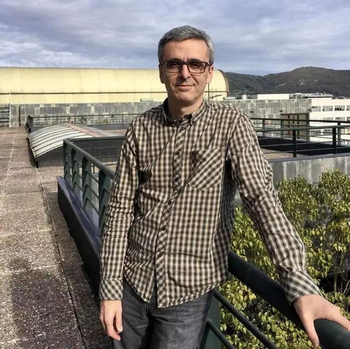 El profesor Rosales, de la Universidad de Oviedo, autor del estudio