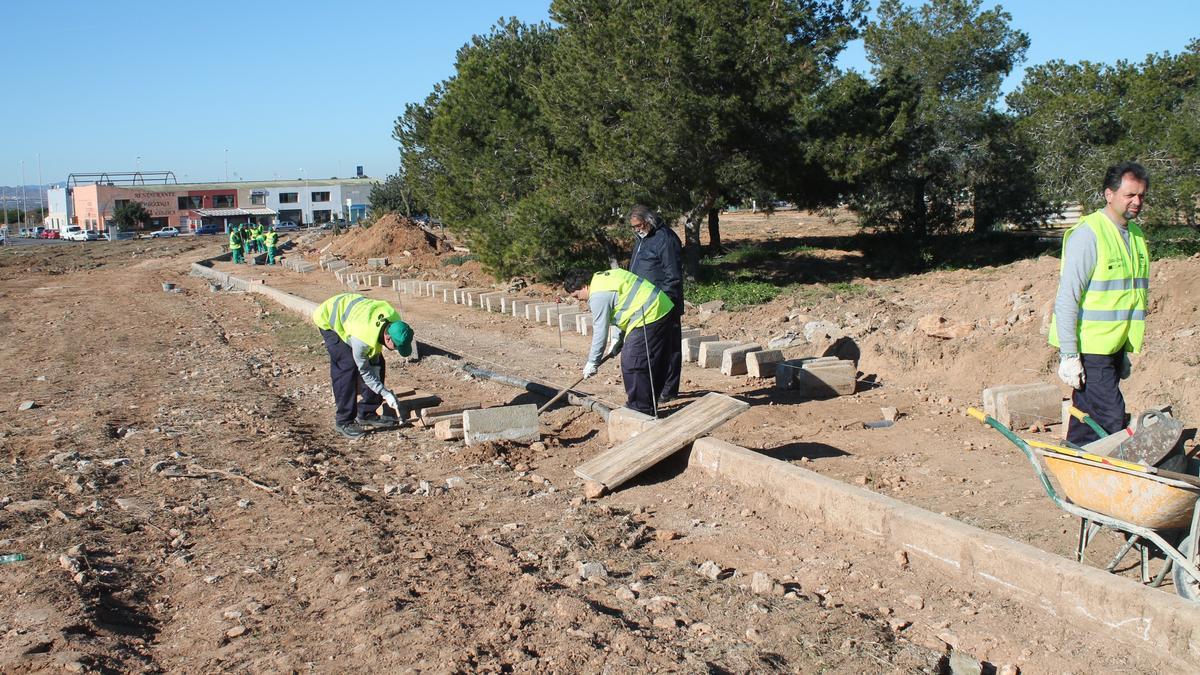 Obras en 2015 del taller de empleo que iba a construir el parque en San Luis y que fueron paralizadas