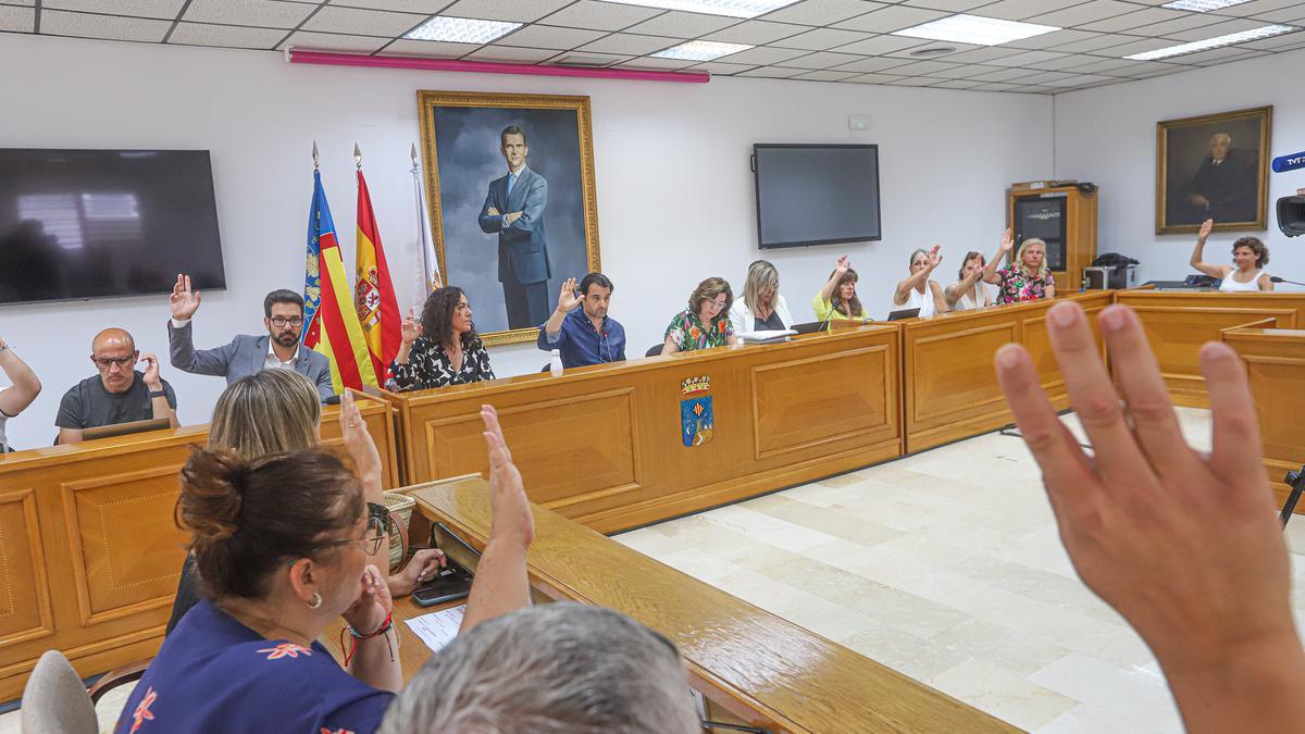 Pleno de organización del Ayuntamiento de Torrevieja el pasado mes de junio