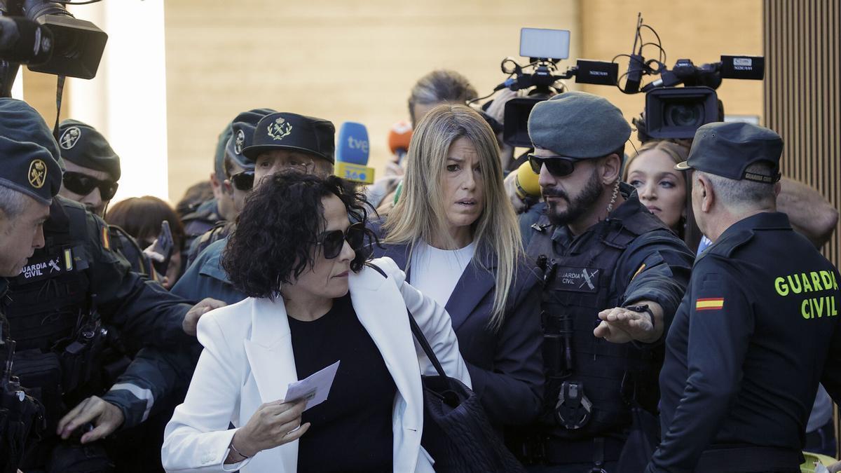 Maribel Vilaplana, a su llegada al juzgado de Catarroja