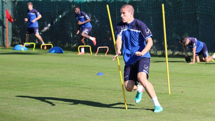 El Marbella FC, tras cuatro partidos sin ganar, visita este domingo el campo del Atlético Sanluqueño, colista del Grupo IV de 2ª División B.