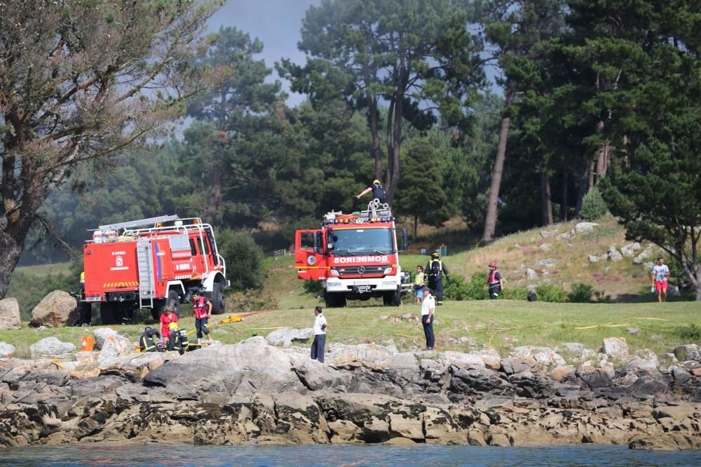 Arde un catamarán de pasajeros en A Toxa