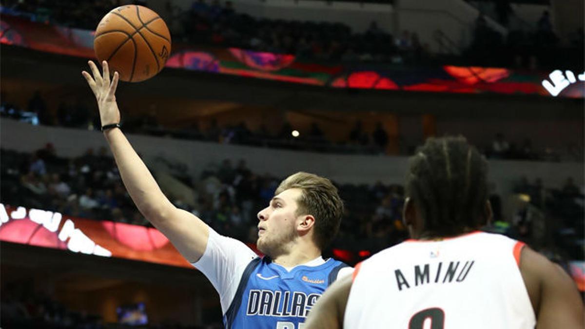 Un espectacular Doncic lidera la remontada de los Dallas ante los Rockets