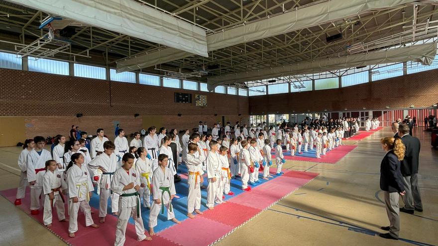 Alaquàs acoge el XIV Trofeo de kárate en la modalidad de kumite