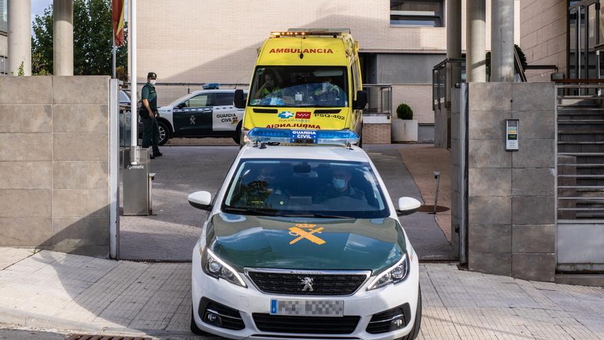 Noelia de Mingo sale en ambulancia del cuartel de la Guardia Civil de San Agustín de Guadalix