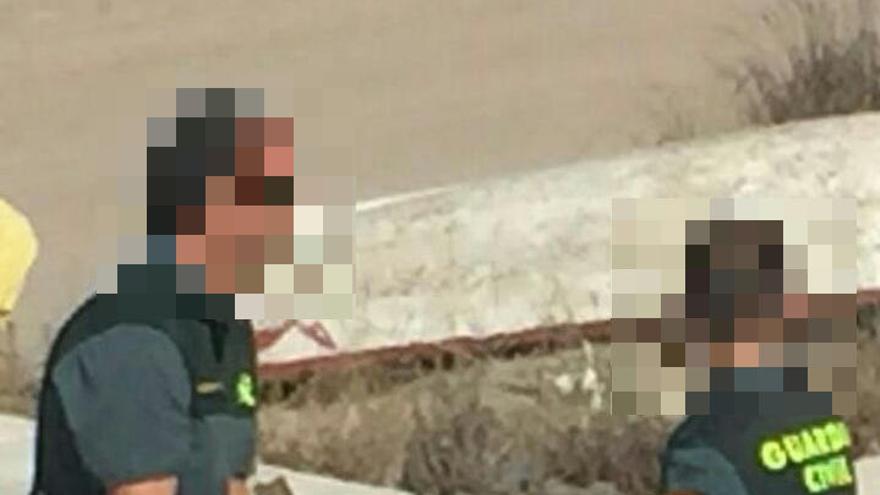 Un joven que practicaba kitesurf encuentra un alijo de droga en una playa de Sueca
