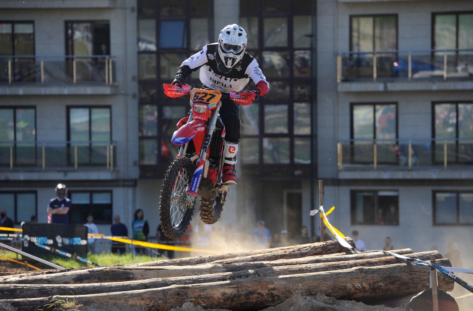 Lalín ruge al son del Campeonato del Mundo de Enduro