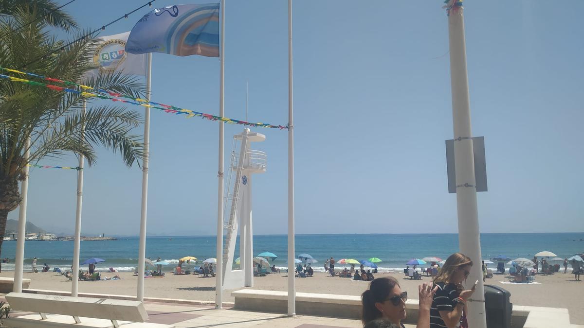 Una playa de El Campello, sin la bandera azul este viernes.