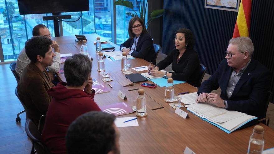 Los Comuns inician contactos con el Govern por los presupuestos