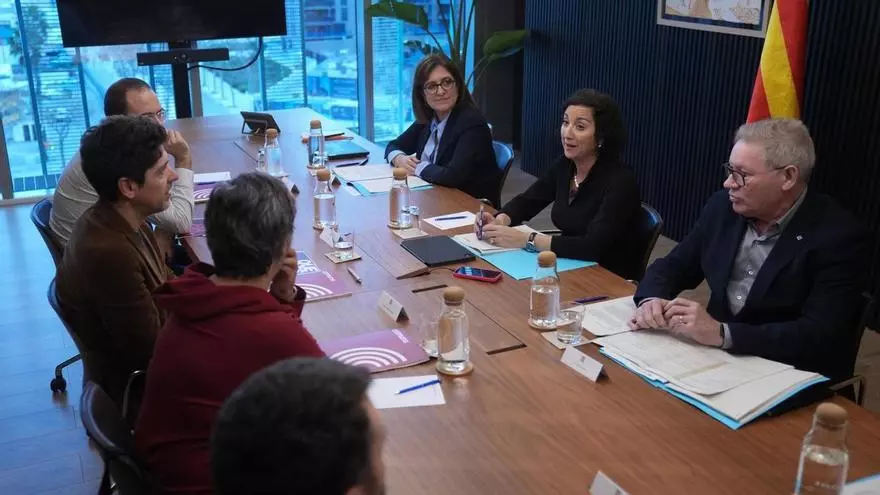 Los Comuns inician contactos con el Govern por los presupuestos