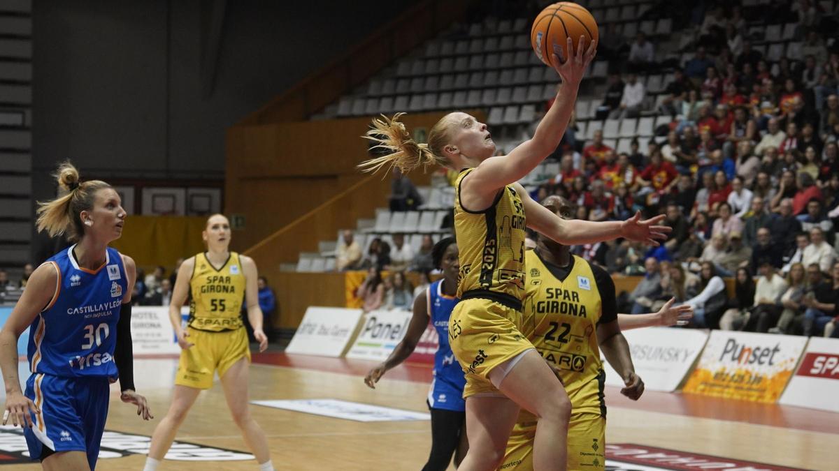 Spar Girona Falls Short Against Avenida Despite Determined Effort