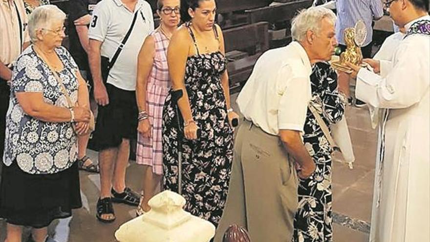 Misa y veneración de la reliquia de la Magdalena en la basílica de Lledó