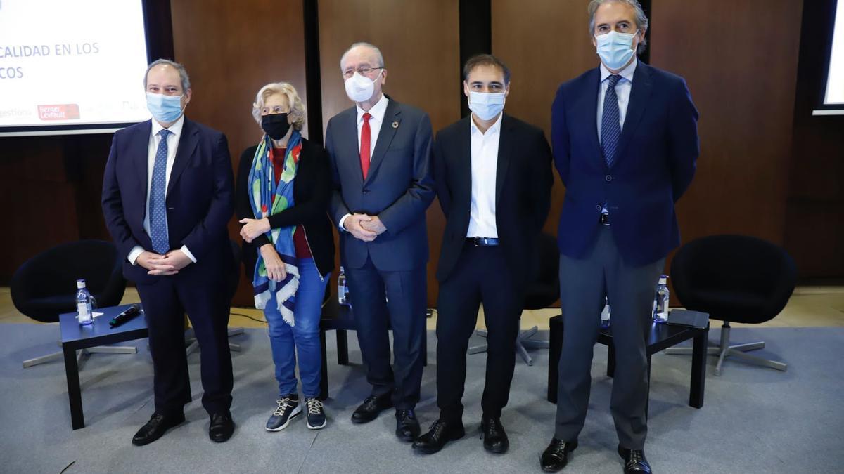 De izquierda a derecha, Hereu, Carmena, De la Torre e Íñigo de la Serna (al extremo).