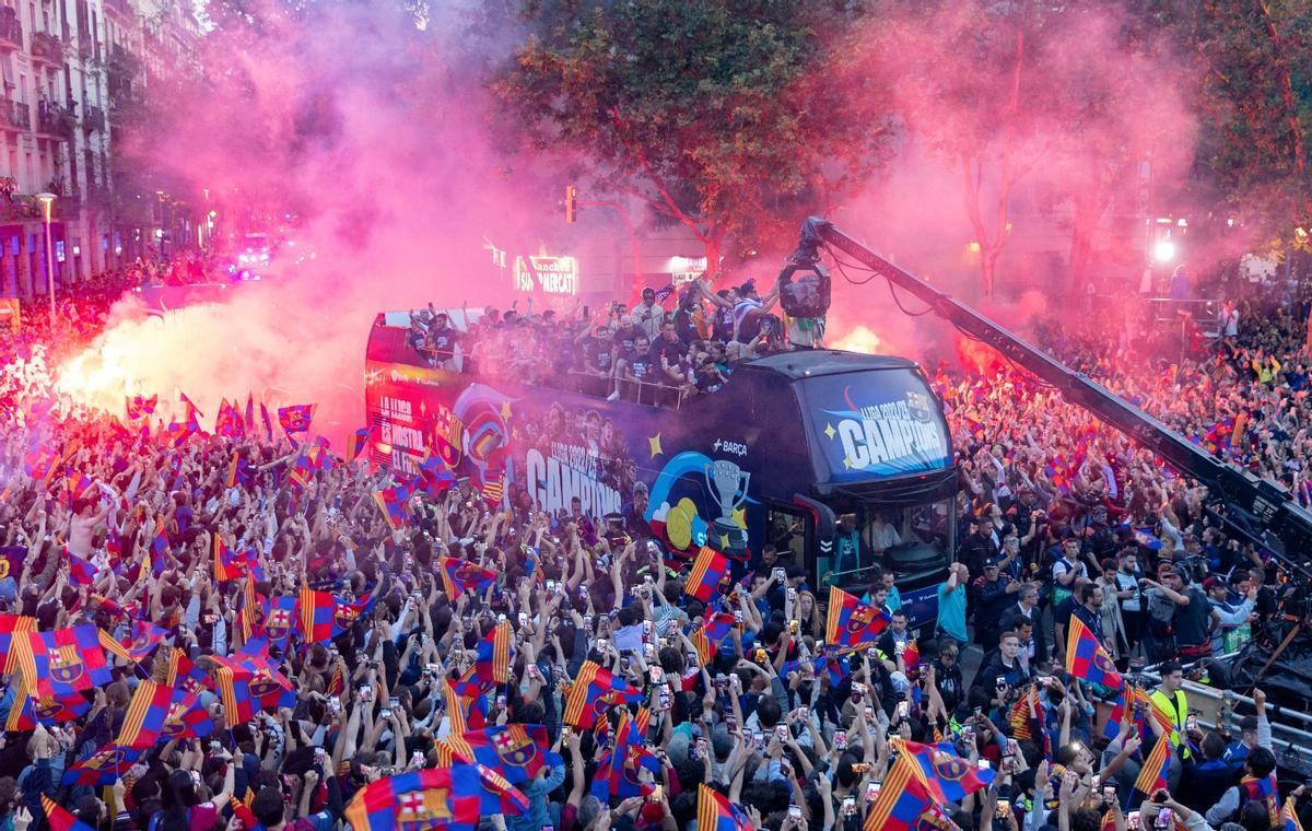 La Rúa del Barça, en imágenes: Lo que no se ha visto por TV La Rúa del Barça, en imágenes: Lo que no se ha visto por TV