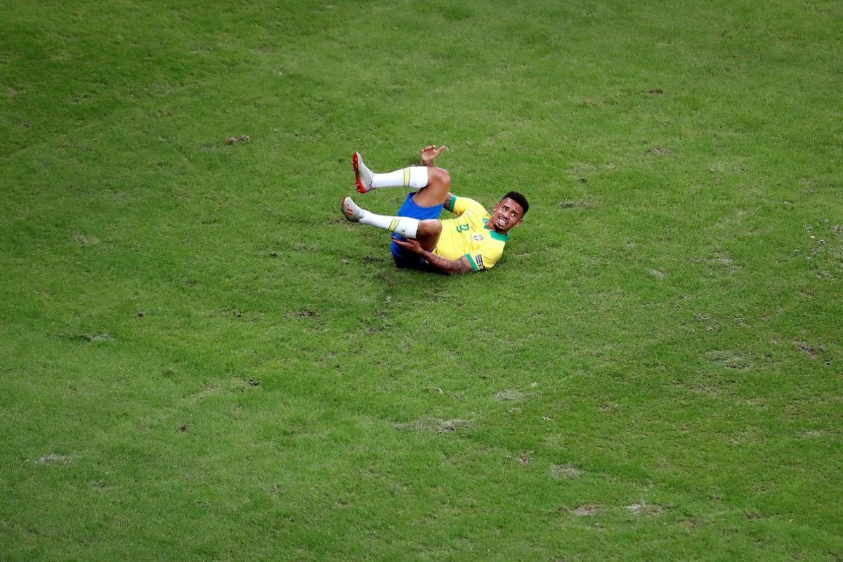 CAF0764. SALVADOR (BRASIL), 19/06/2019.- Gabriel Jesús de Brasil, durante el partido Brasil-Venezuela del Grupo A de la Copa América de Fútbol 2019, en el Estadio Arena Fonte Nova de Salvador, Brasil, hoy 18 de junio de 2019. EFE/Raul Spinassé